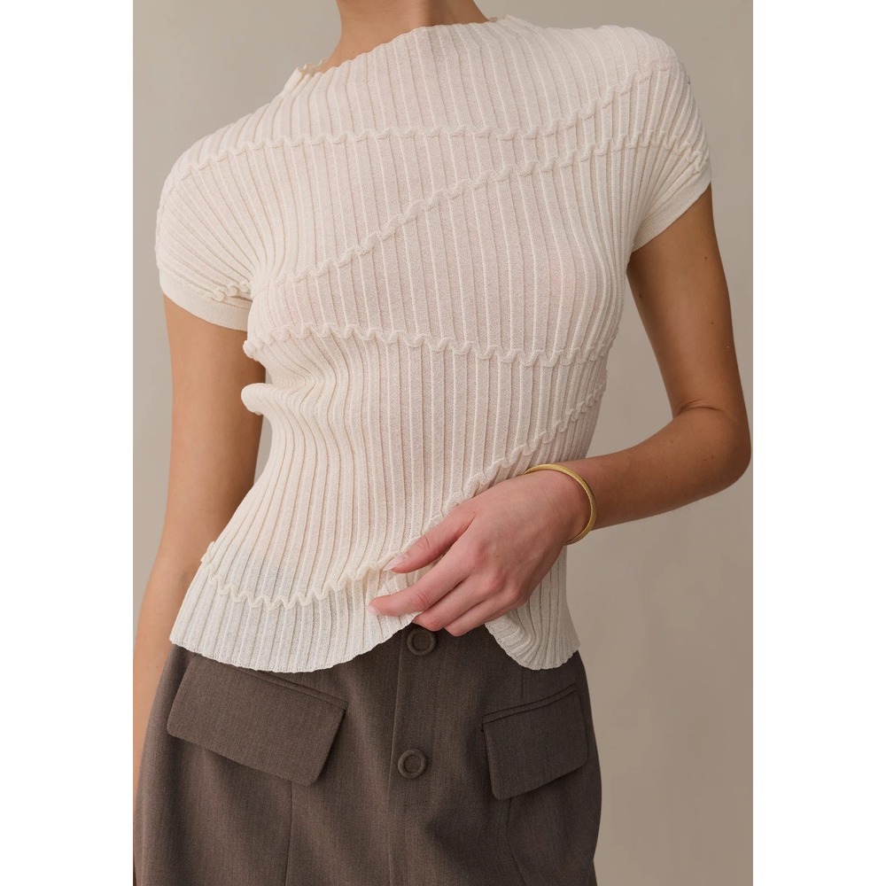 NWT Kourt Maura Short Sleeve Ribbed Top in Cream - Size Small
